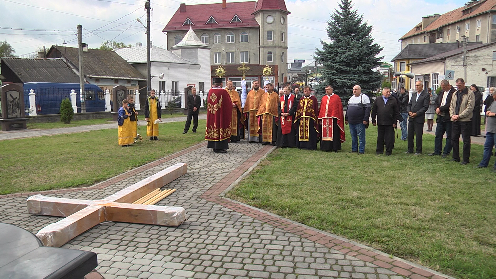 Хрест тверезості встановили у центрі селища Заболотів (відео) Хрест тверезості встановили у центрі селища Заболотів (відео)