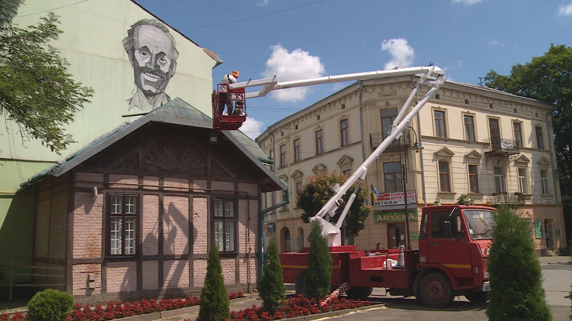 У Коломиї з'явився мурал Чорноволу (відео) У Коломиї з'явився мурал Чорноволу (відео)