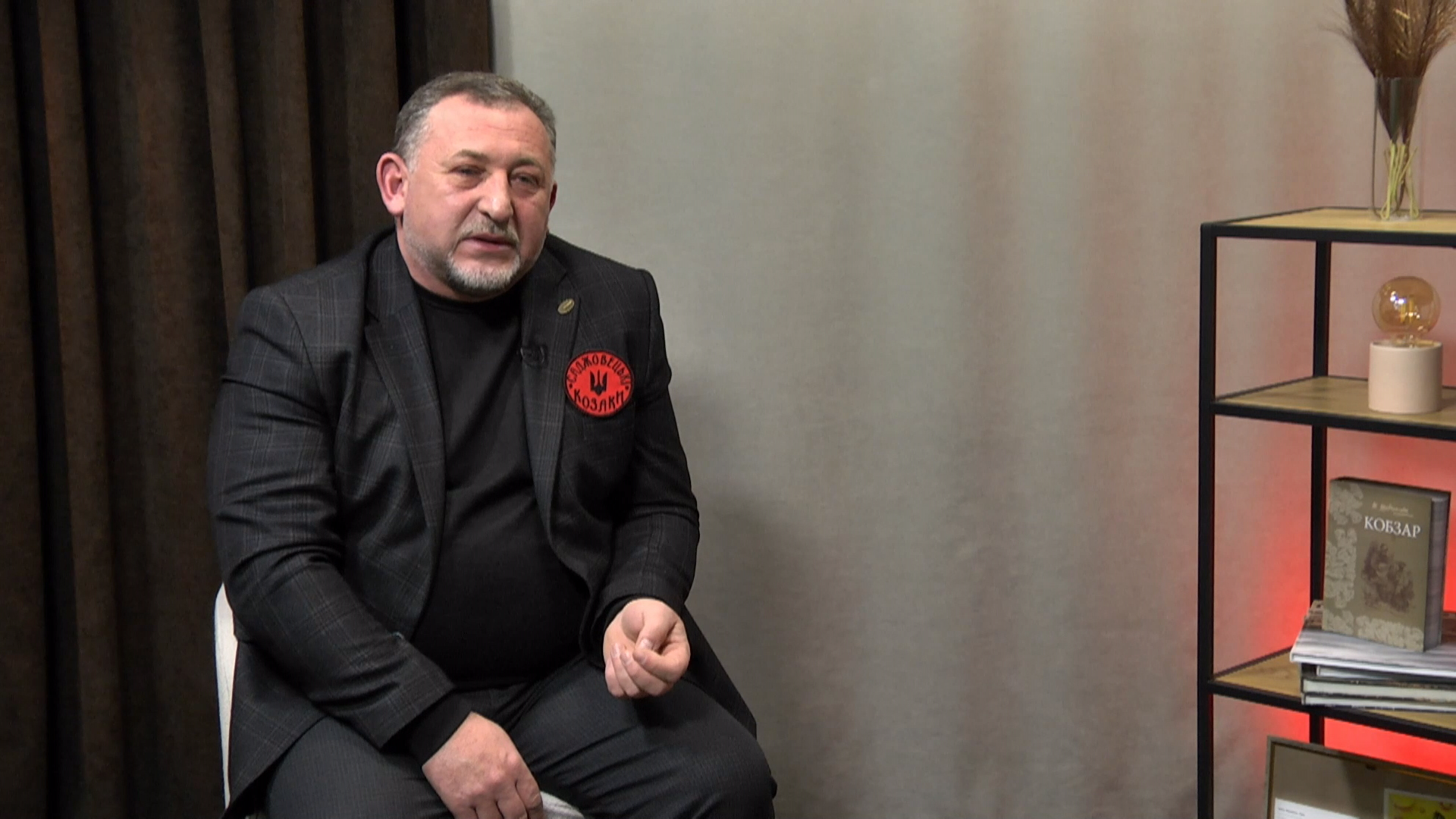 «Цікаві люди». Микола Андрійчук, керівник волонтерського об'єднання «Саджовецькі козаки»