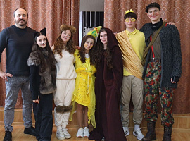 У Коломиї показали виставу про маріупольських тварин у перші дні війни (відео)