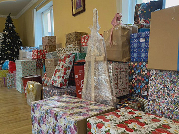 1 350 хлопчиків та дівчаток отримали подарунки в межах благодійної акції від «Карітасу» (відео)