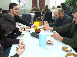 Військові писали писанки. У Коломиї відбувся майстер-клас (відео)