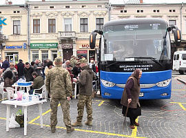 У Коломиї провели акцію, у межах якої всі охочі могли перевірити свій стан здоров'я (відео)