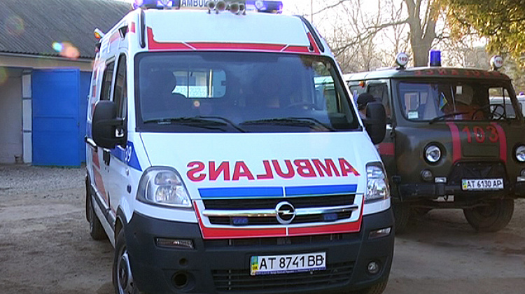 Коломийське відділення екстреної медичної допомоги отримало авто від поляків (відео)