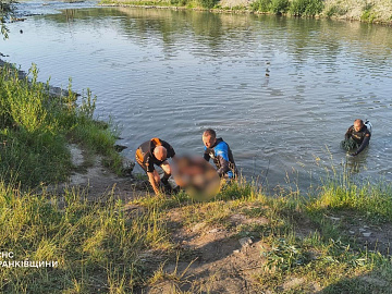 На Коломийщині рятувальники підняли з річки тіло загиблого юнака