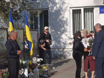 Посмертні відзнаки для Героїв вручили їхнім рідним на Косівщині (відео)