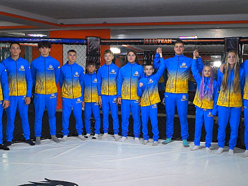 10 спортсменів з Коломиї поїхали в ОАЕ на Чемпіонат світу зі змішаних єдиноборств ММА (відео)
