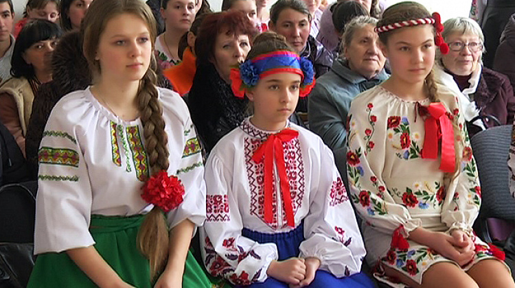 У Коломиї для переселенців влаштували показ мод (відео)