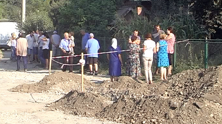 Мешканці вулиці Міцкевича у Коломиї проти асфальтування дороги (відео)