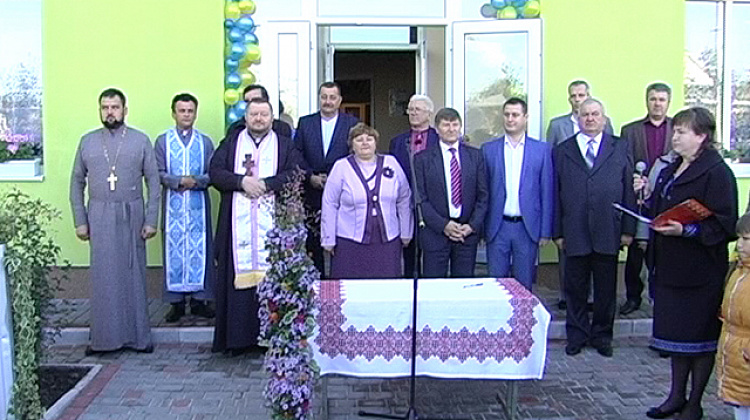 У Перерові освятили відновлене приміщення початкової школи (відео)