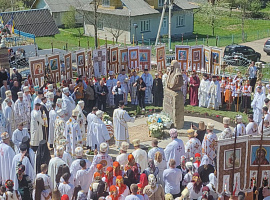 На Косівщині освятили погруддя Патріарху Київському і всієї України Володимирові (Романюку) (відео)