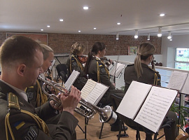 Заслужений академічний ансамбль пісні і танцю Збройних Сил України завітав у Коломию (відео)