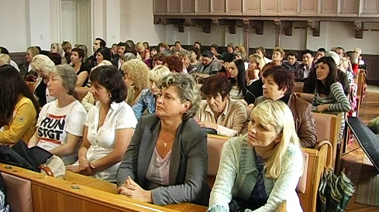 Коломийські вчителі вимагають виплатити їм відпускні (відео)