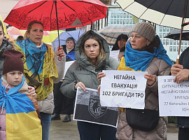 Рідні військових збиралися на мирну акцію у Коломиї (відео)