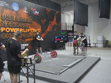 Чемпіонат України з пауерліфтингу триває у Коломиї (відео)