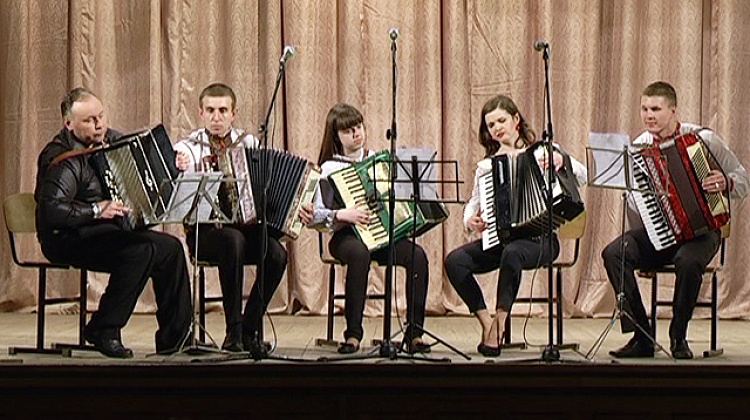 На підтримку героїв у Коломиї організували благодійний концерт (відео)