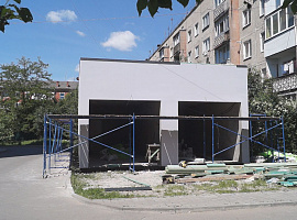 Законно чи ні? Мешканці будинку, що на Бандери, 42 у Коломиї, обурені будівництвом