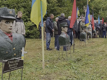 У селі Рунгури на Коломийщині відкрили алею з 11 погрудь воїнів УПА (відео)