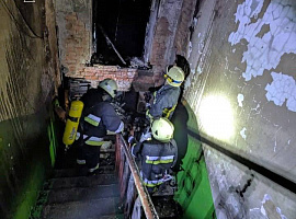 Під час ліквідації пожежі у Коломиї вогнеборці евакуювали 10 людей (фото)