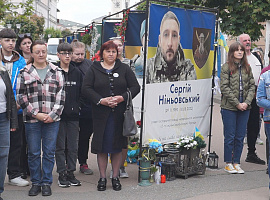 23 травня - День Героїв. Щорічне свято в Україні, встановлене на честь українських вояків (відео)