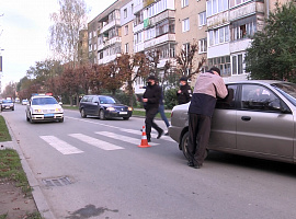 У Коломиї на переході збили дитину (відео) У Коломиї на переході збили дитину (відео)