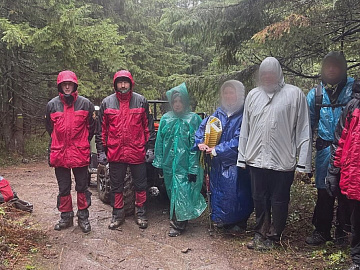 Гірські рятувальники надали допомогу кільком групам туристів у Карпатах (відео)