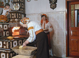 Гуцулка із Космача показала як приготувати кишку за стародавнім рецептом? (відео)