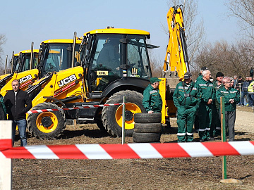 Комунальники на старті: у Коломиї влаштували марафон техніки та професійних навичок (відео)
