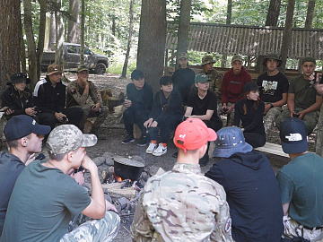 Представники Всеукраїнського об'єднання «Тризуб» імені Бандери провели вишкільний табір (відео)