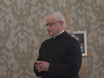 Коломийські гімназисти згадували свого багаторічного катехита отця Миколу Капустинського (відео)