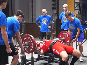 Чемпіонат області з класичного жиму лежачи відбувся у Коломиї (відео)