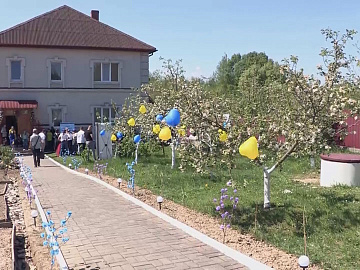 Ще одна прийомна родина отримала нову оселю на Прикарпатті (відео)
