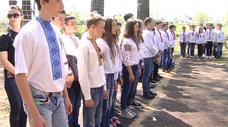 На Коломийщині учні пройшли патріотичний вишкіл (відео)