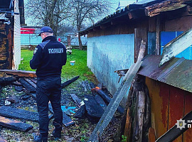 На Косівщині затримали 20-річного чоловіка, якого підозрюють у підпалі будинку сусіда (відео)
