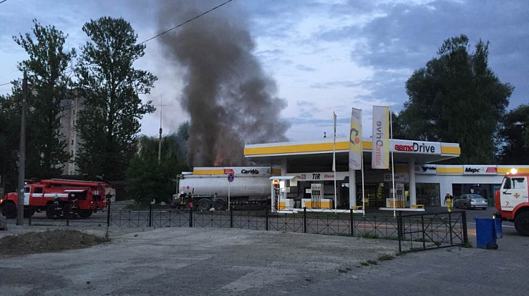 У Коломиї на заправці сталася пожежа (фото)