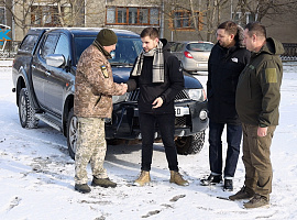 Авто, яке захищатиме Прикарпаття, купили коломийські підприємці (відео) Авто, яке захищатиме Прикарпаття, купили коломийські підприємці (відео)
