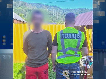 На Прикарпатті затримали групу чоловіків, причетних до незаконного обігу вогнепальної зброї (відео)