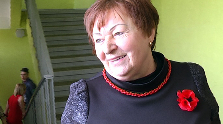 Мати Арсенія Яценюка завітала у Коломию на свято школи (відео)