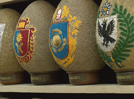 Яйця з паперу: подружжя створило колекцію писанок з гербами (відео)