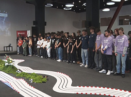 В Івано-Франківську розпочалися відкриті обласні змагання радіокерованих роботів (відео)