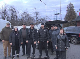 Її син загинув на війні, а вона продовжує допомагати військовим (відео)