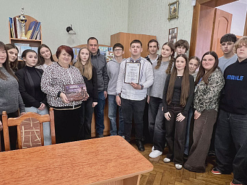 Коломийський ліцей № 9 та його філії передали 100 000 гривень на НРК для «десятки» (відео)