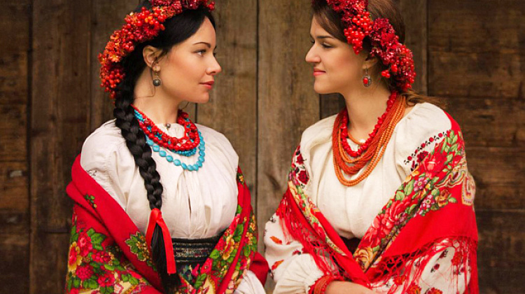 У Коломиї шукають дівчину з найдовшою косою