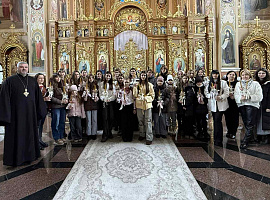 Стрітення: у Коломиї відбувся майстер-клас із декорування свічок (відео)