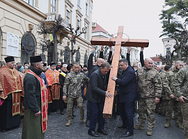 У Коломиї відбулася Хресна дорога (відео)