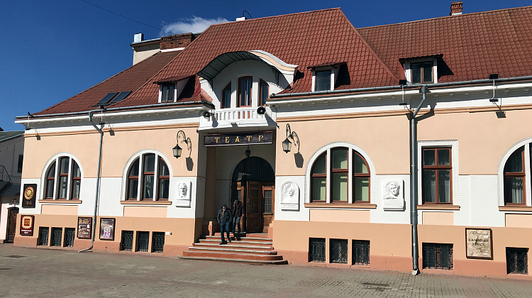 Коломийський драмтеатр запрошує 11 жовтня на вистави