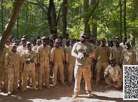 Волонтери благодійного фонду «Локомотив» оголосили збір на машину для бійців (відео)