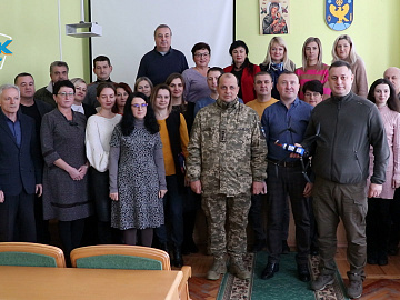 Працівники Коломийської РДА придбали ударний дрон для ЗСУ (відео)