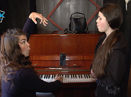 У Коломиї проводить уроки вокалу оперна співачка з Гостомеля (відео)