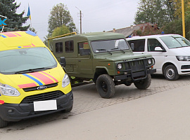 Три авто придбали благодійники Печеніжинської ТГ для ЗСУ (відео)
